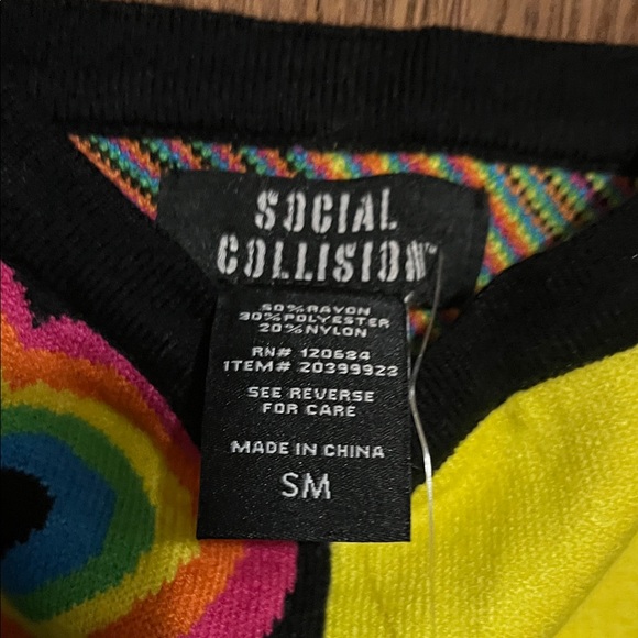 Colorful Patchwork Crop Top - Picture 6 of 6